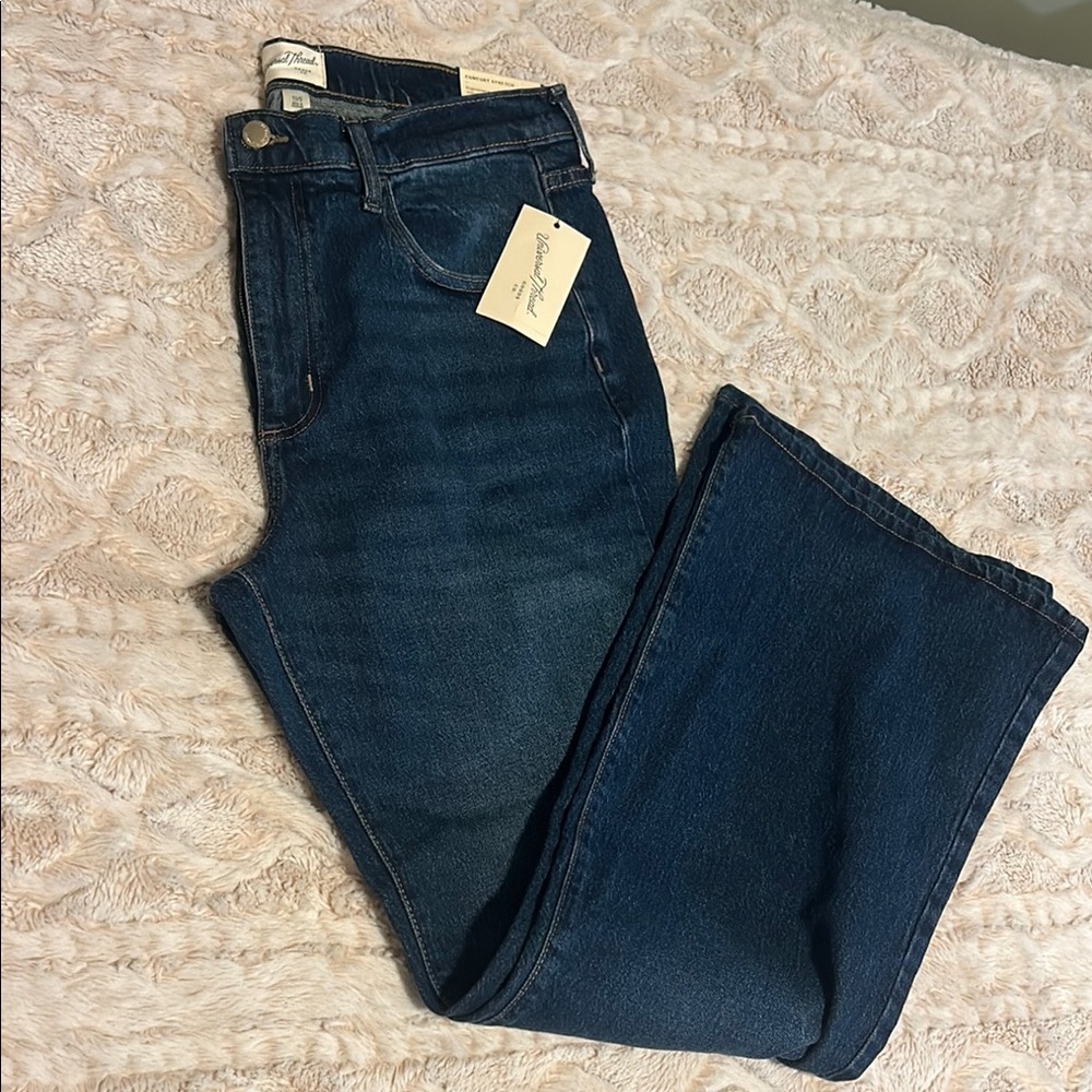 Universal Thread Blue Straight Leg Jeans Classic Style